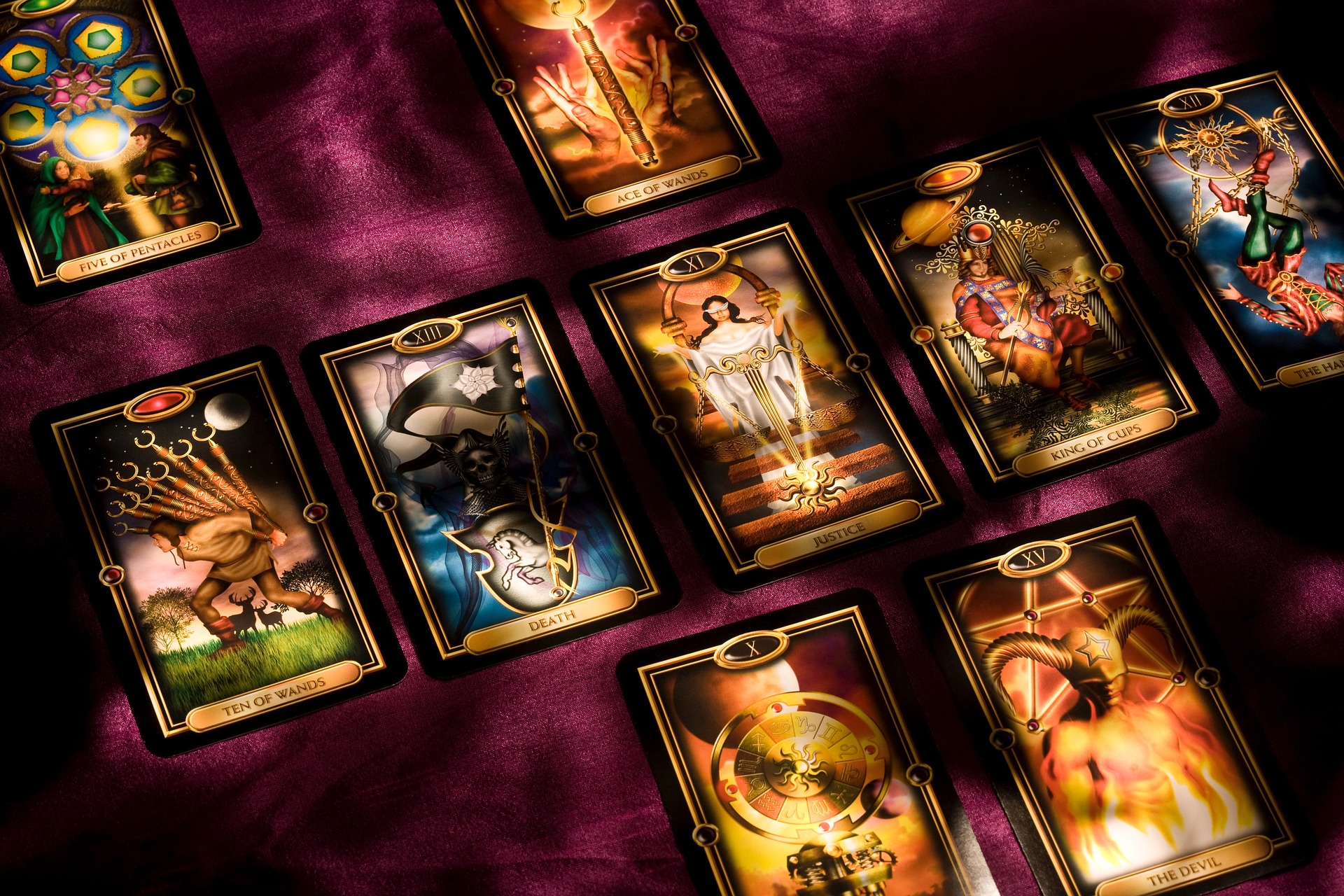 TAROT del AMOR: RESUELVE tus DUDAS SENTIMENTALES